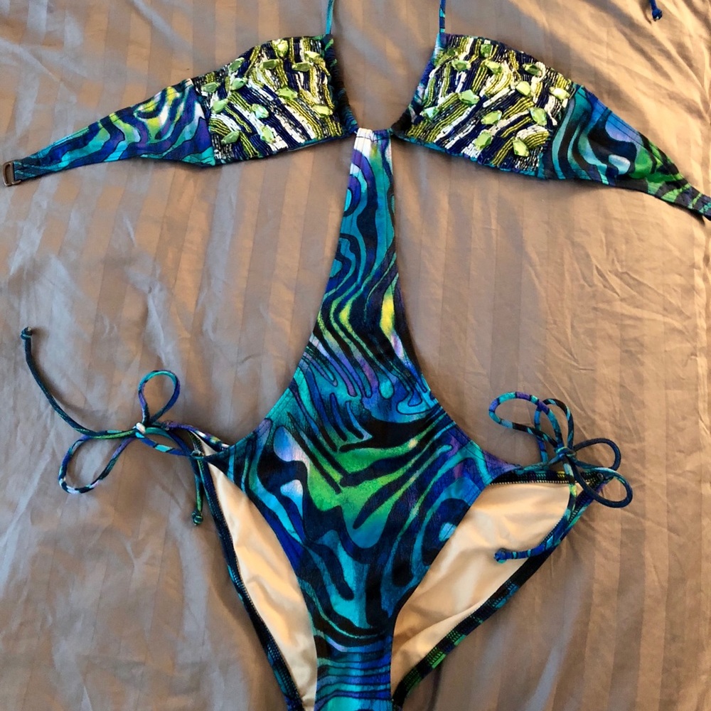 SEXY Victoria’s Secret cutout one piece!